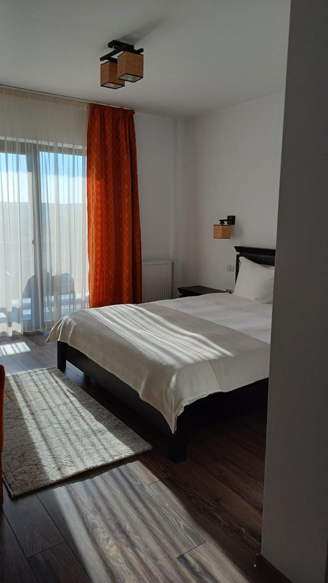 Hotel Dragomirna Sunset Mitocu Dragomirnei Esterno foto